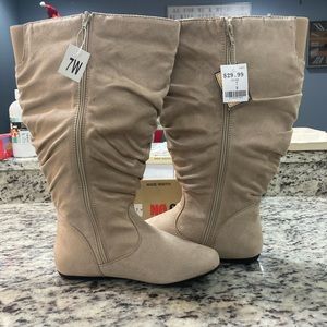 NWT boots